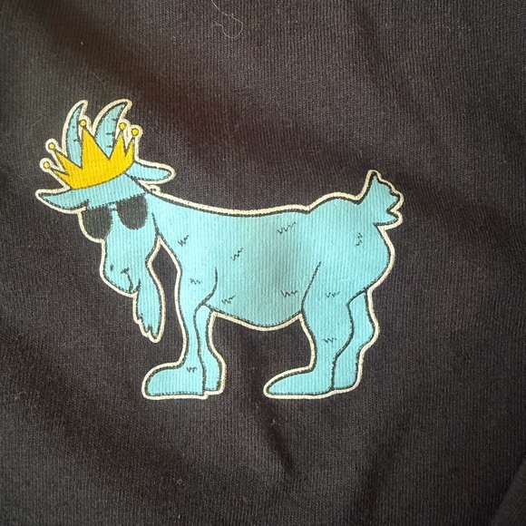 GOAT Black Long Sleeve Boys Youth XL T-Shirt Excellent Condition - Picture 3 of 5